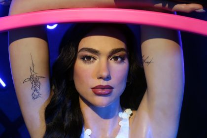 Поп звезда в prada: как дуа липа стана любимото момиче на модата