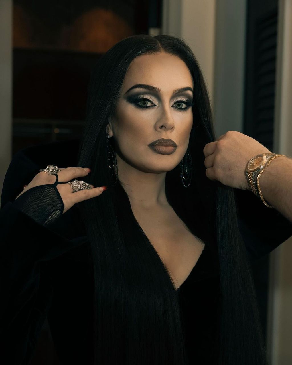 Fashion’s Dark Side: Best Celebrity Halloween Looks & Costume Couture through the years - изображение 3