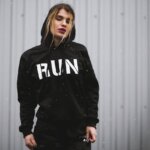Athleisure 2.0: Защо спортният ти екип заслужава папарашки момент на улицата през 2026