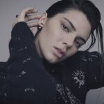 Кендъл Дженър: Тихата буря в свят на истерии