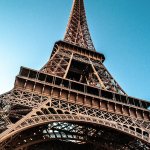 Предпарижка паника: Какво трябва да докаже модата на Paris Fashion Week FW26