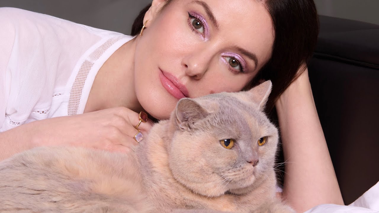 От котешки поглед до култов класик: Как „Betty Palette“ на Lisa Eldridge превърна вдъхновението от котка в революция в красотата
